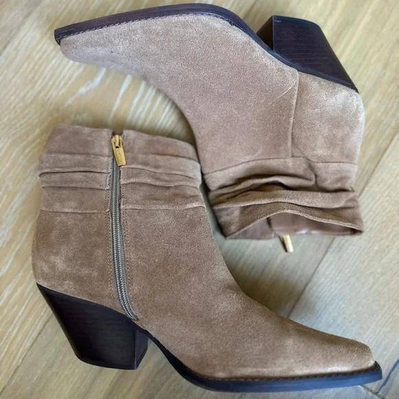 Women’s Vince Camuto Nerlinji Suede Boots - Picture 4 of 10
